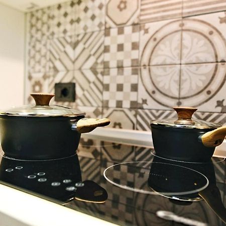 Center Street Apartment Катания Экстерьер фото