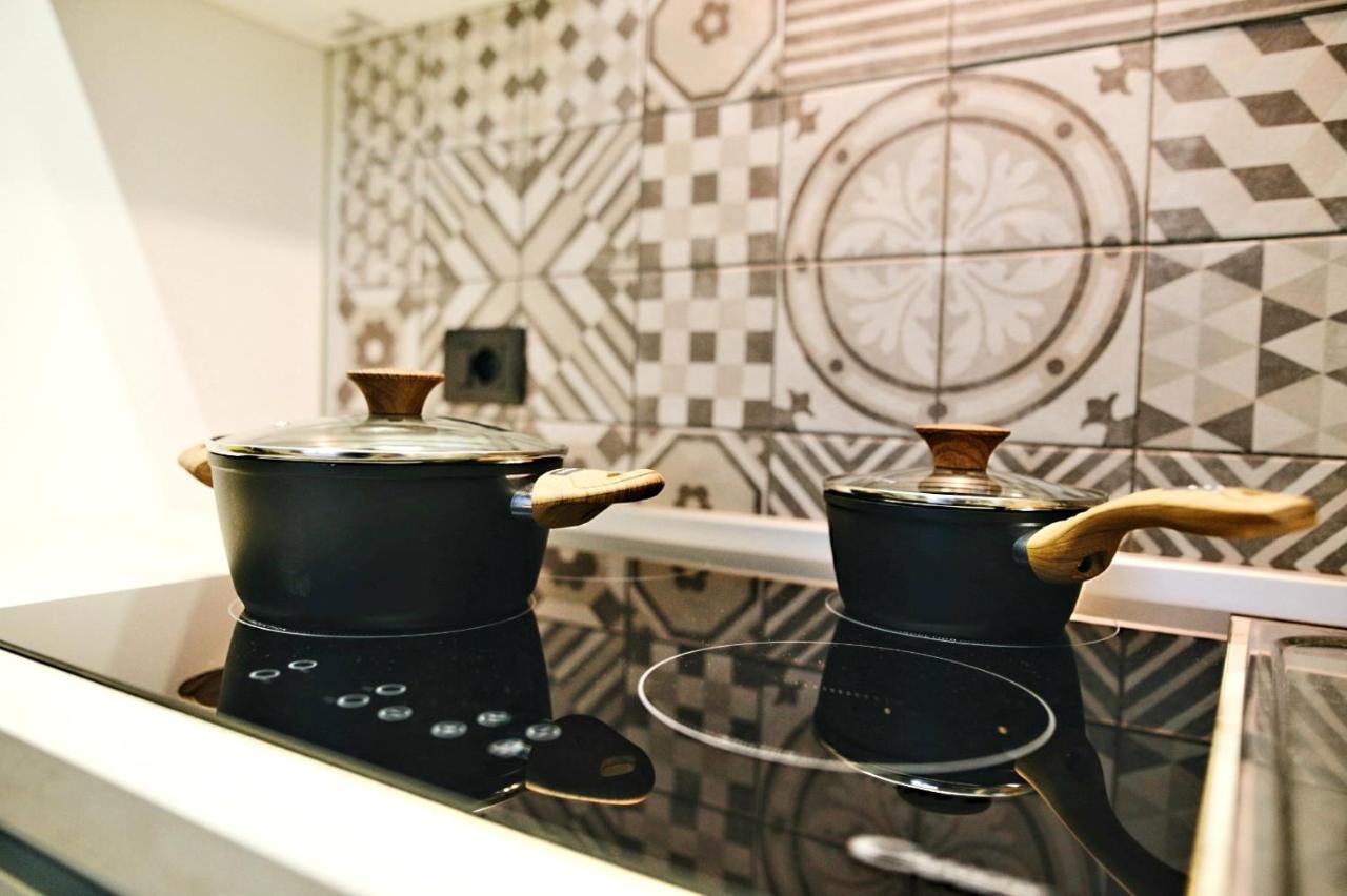 Center Street Apartment Катания Экстерьер фото